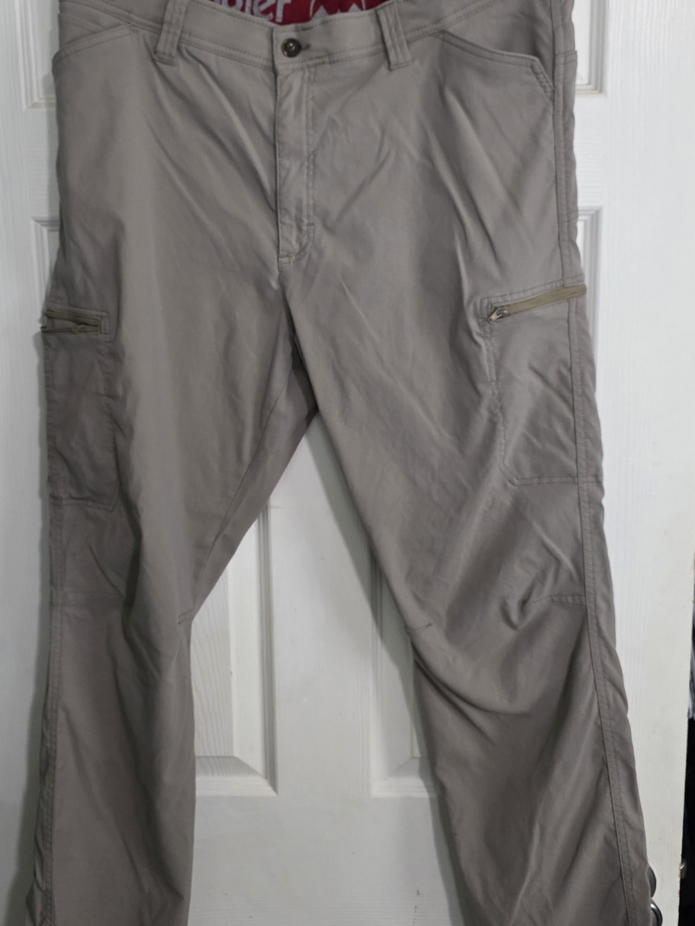 Wrangler Men's Cargo Pants in Light Tan
